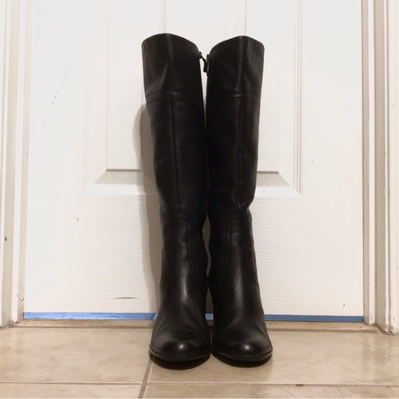 Talbots ALMOST NEW BARELY USED.  Black REAL leather boots with non-skid bottoms. - Picture 4 of 13